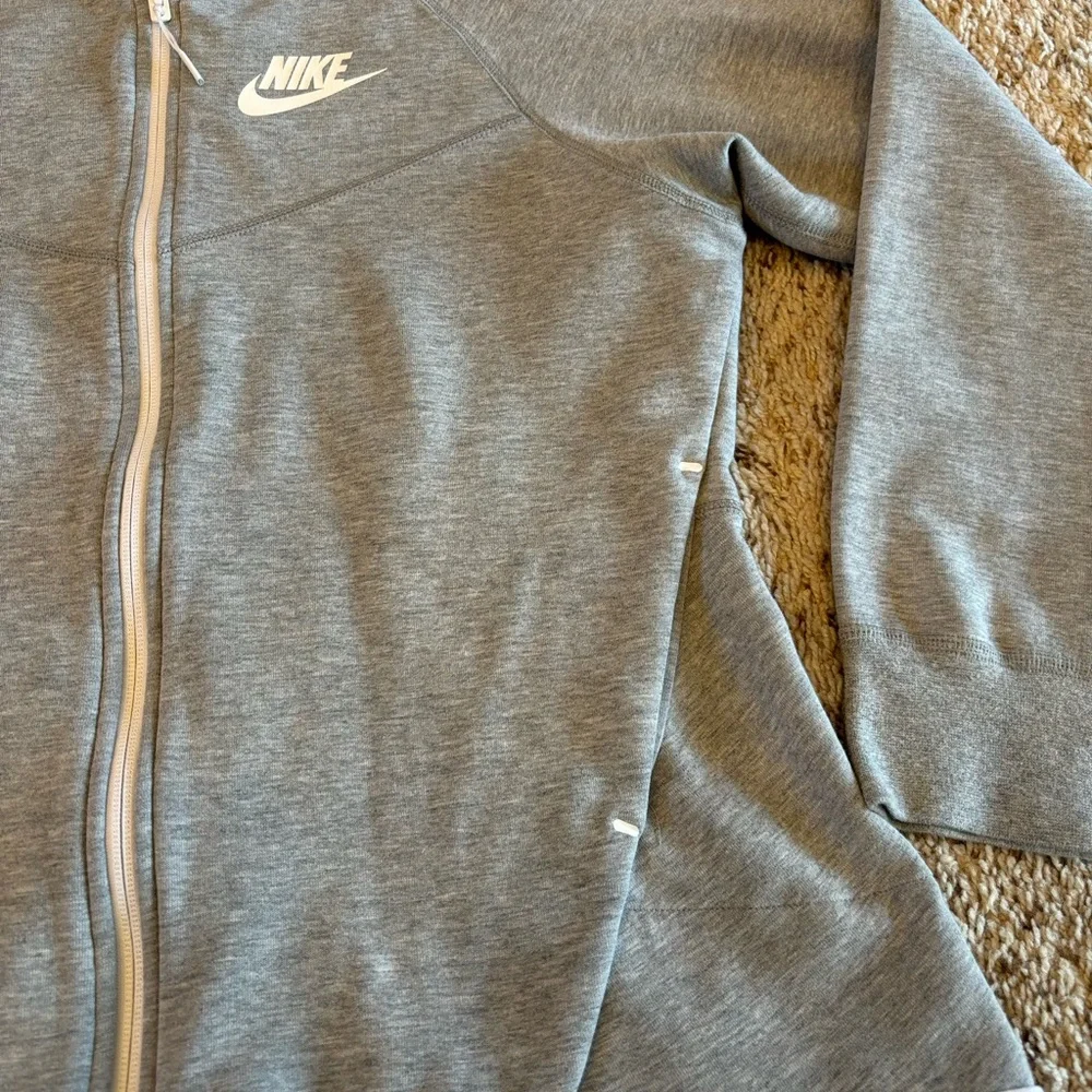 Nike Tech Jacket - Picture 2 of 6
